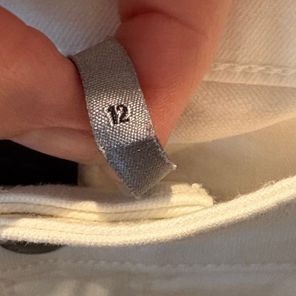 Apt. 9 Women's White Cuffed Capri Jeans Size 12 - Picture 3 of 10